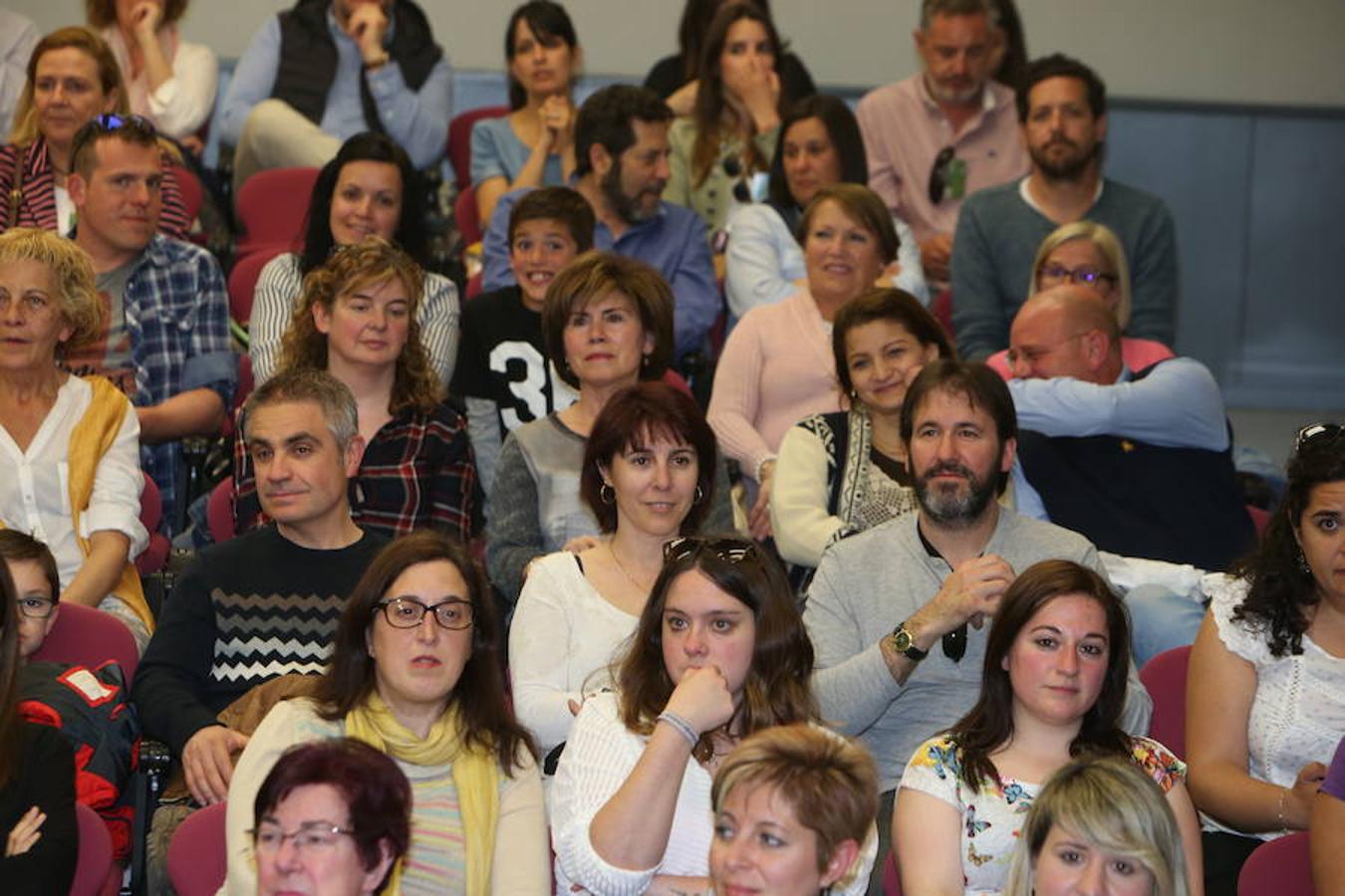 Unos 70 escolares han participado hoy en la VI Conferencia Ambiental Escolar Confint Rioja dentro del protrama Centros Educativos Hacia la Sostenibilidad (CEHS), promovido por las Consejerías de Agricultura, Ganadería y Medio Ambiente y Educación, Formación y Empleo.