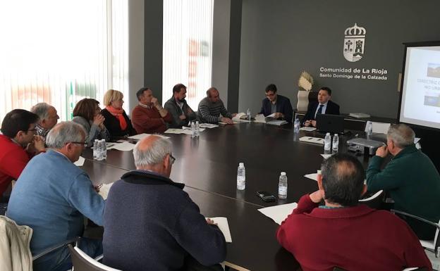 Carlos Cuevas se ha reunido con los alcaldes de la comarca de Santo Domingo. 