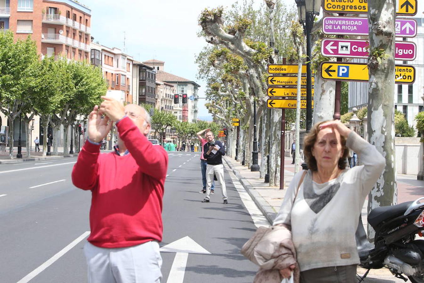 Otra pasada por encima de Logroño. Más bien unas cuantas con aviones de todos los tipos que siguen tomándole la medida a la ciudad. Normal que pasen tantas veces, porque a esa velocidad la capital riojana se desvanece en un pestañeo.