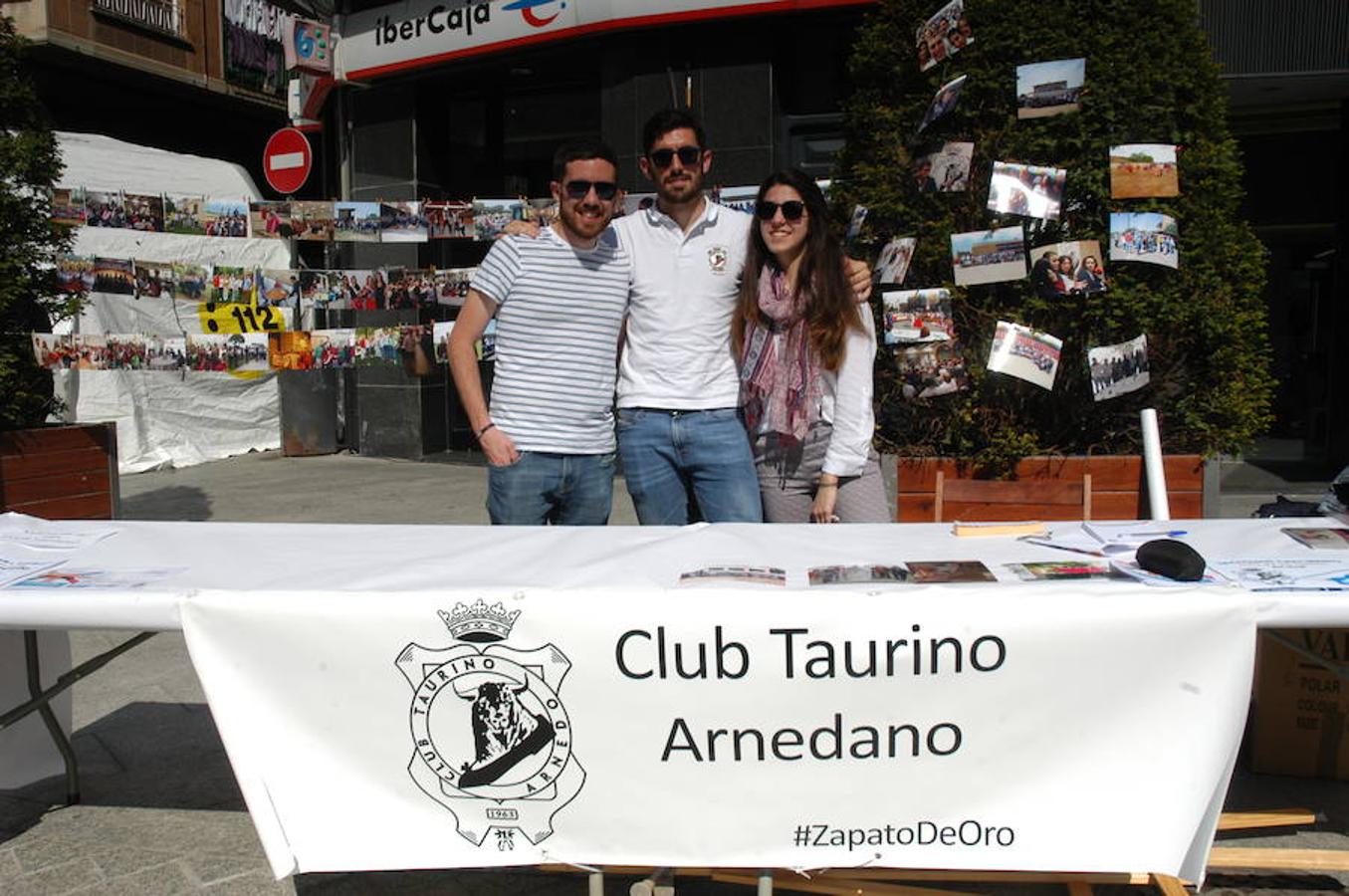 Arnedo ha celebrado esta mañana la II feria de asociaciones en la Puerta Munillo de Arnedo con la asistencia de 30 puestos.