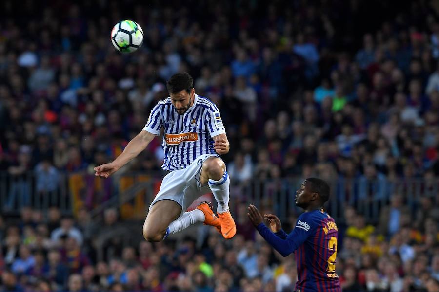 Último partido de la temporada en el Camp Nou para un Fútbol Club Barcelona que ha vivido la despedida de Andrés Iniesta y que no ha podido batir el récord de los 6.000 goles, al ganar por un solo tanto a la Real Sociedad