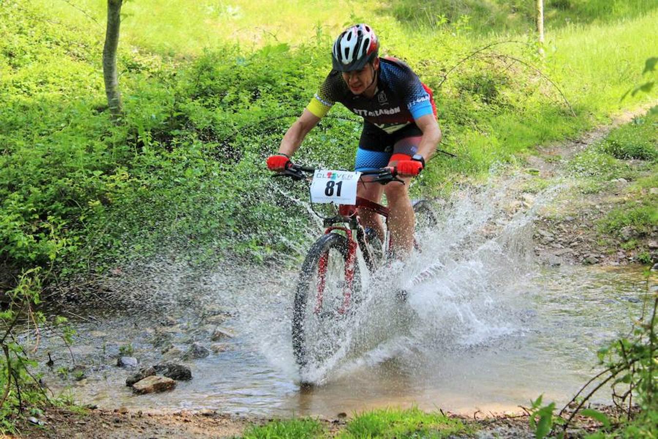 Imágenes correspondientes al Duatlón Cross Carrasquedo que se ha celebrao en Grañón y que ha sido valedero para el Campeonato de La Rioja de la modalidad. El día ha sido óptimo para la celebración de la prueba deportiva sobre un trazado de 6km-22km y 3km.