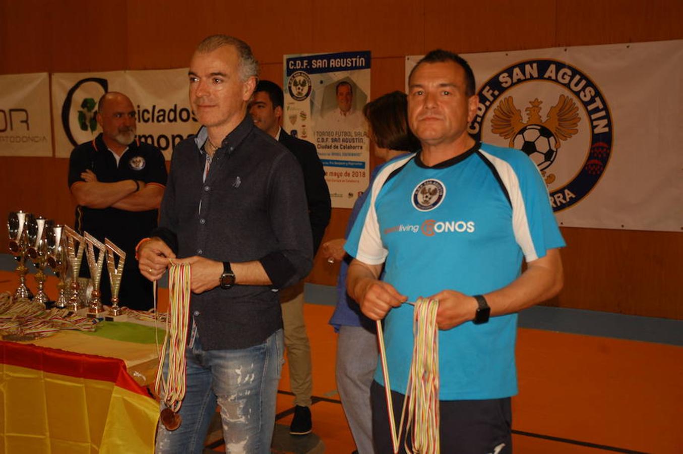 Fotos correspondientes al I torneo de fútbol sala del CDF SAn Agustín Ciudad de Calahorra-Memorial Angel Escribano disputado el sábado en el Pabellón Europa. 