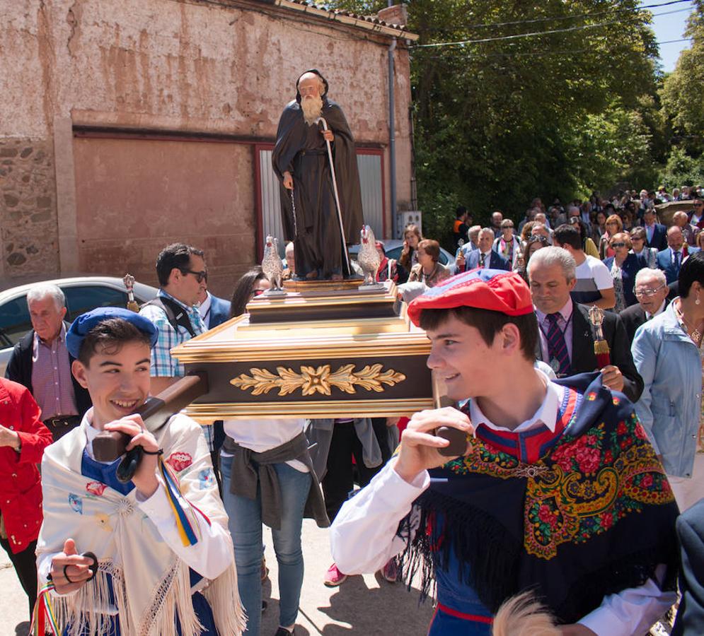 Gallinero de Rioja apunta a verano con su romería, la primera que se realiza tras las fiestas patronales de Santo Domingo. Después seguirán otras dos, ambas con destino a la ermita de Las Abejas.