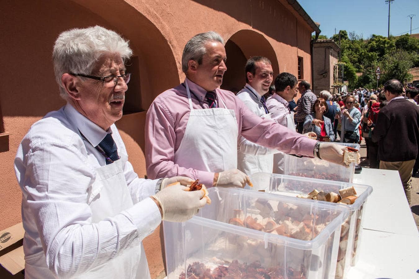 Gallinero de Rioja apunta a verano con su romería, la primera que se realiza tras las fiestas patronales de Santo Domingo. Después seguirán otras dos, ambas con destino a la ermita de Las Abejas.