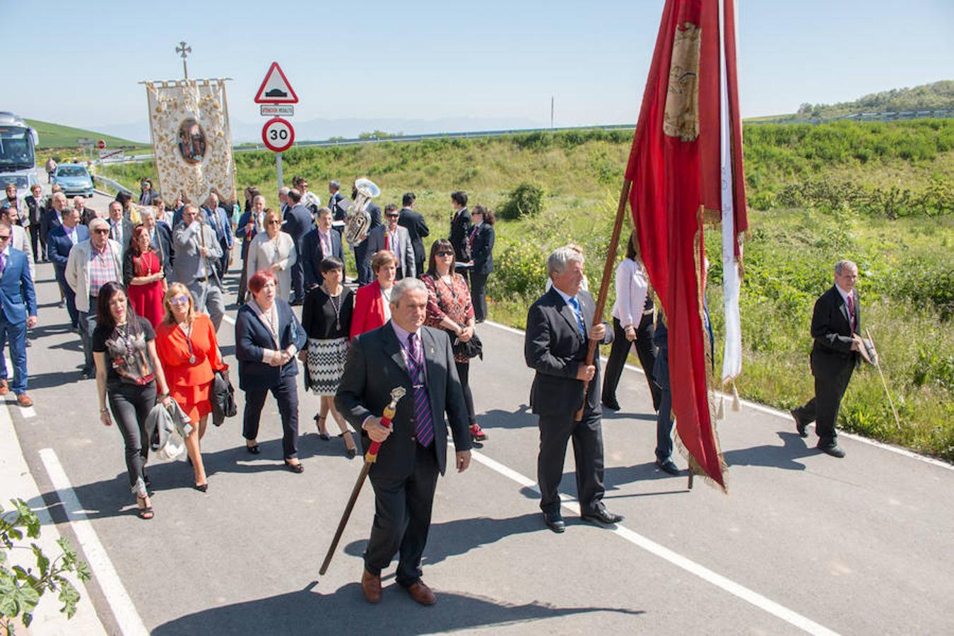 Gallinero de Rioja apunta a verano con su romería, la primera que se realiza tras las fiestas patronales de Santo Domingo. Después seguirán otras dos, ambas con destino a la ermita de Las Abejas.