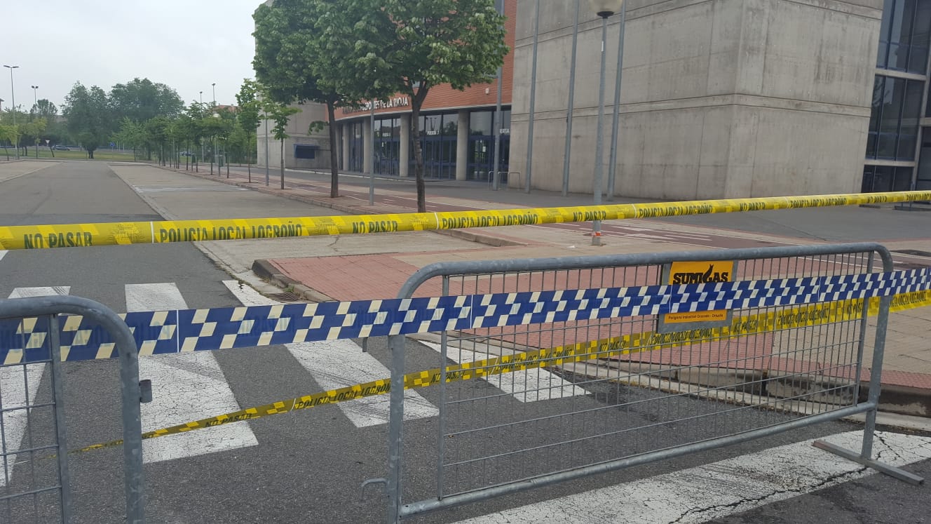 La plaza Picos de Urbión se prepara para el Día de las Fuerzas Armadas