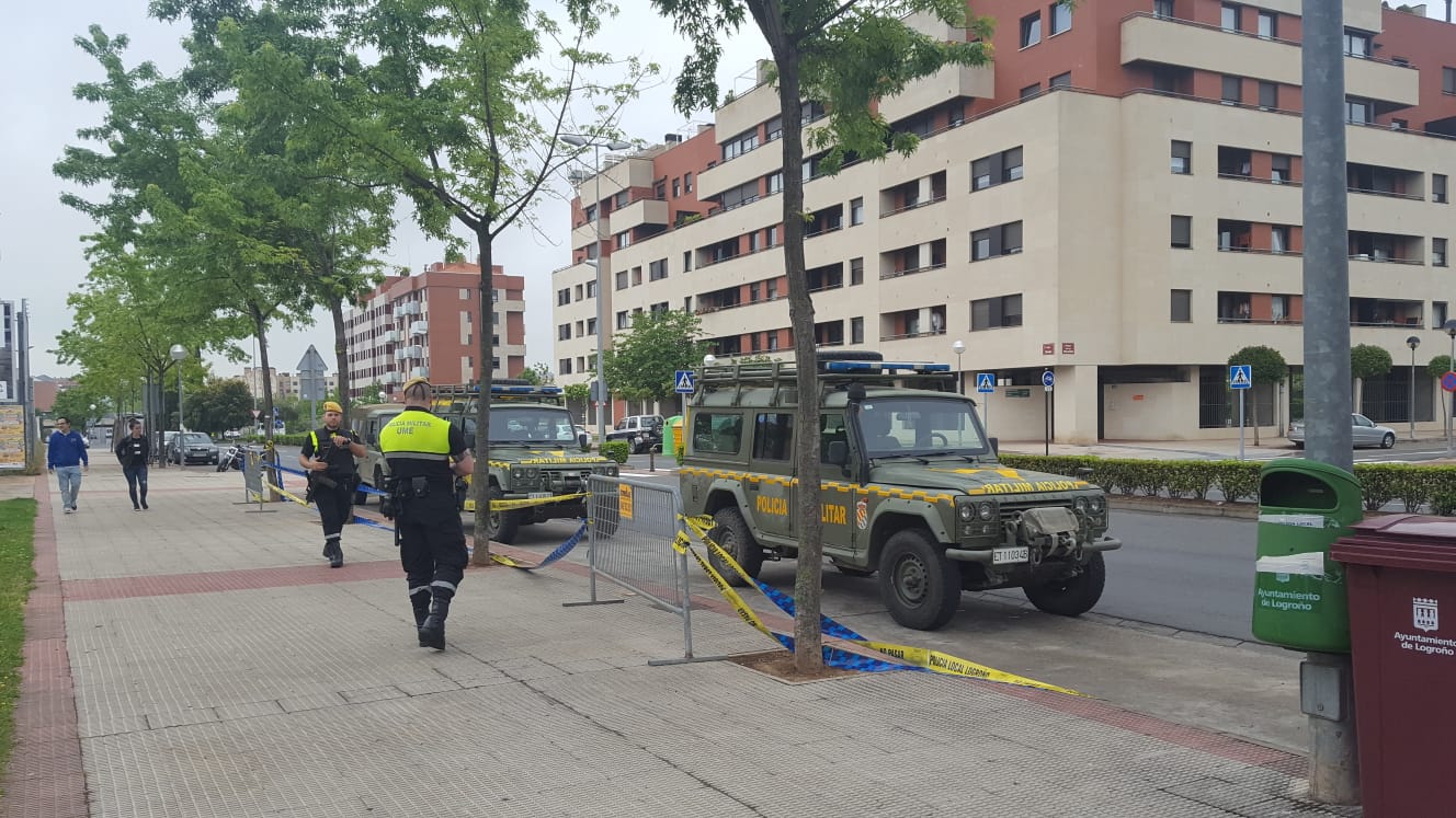 La plaza Picos de Urbión se prepara para el Día de las Fuerzas Armadas