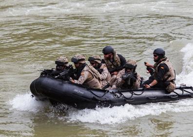 Imagen secundaria 1 - El Ejército se deja notar en Logroño