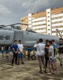 Imagen secundaria 2 - El Ejército se deja notar en Logroño