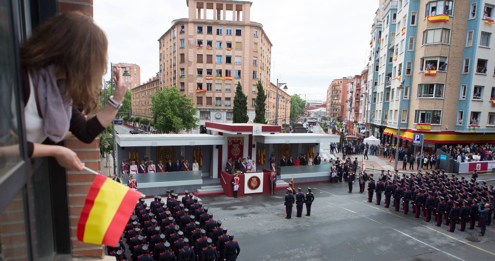 Emocionante Desfile del Día de las Fuerzas Armadas, que concgregó en Logroño a miles de personas.