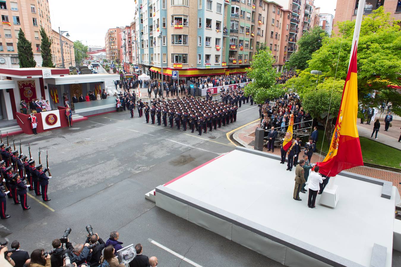 Emocionante Desfile del Día de las Fuerzas Armadas, que concgregó en Logroño a miles de personas.