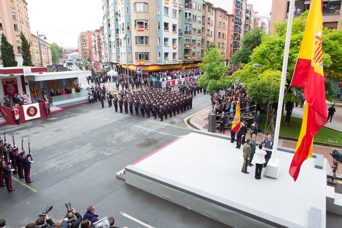 Emocionante Desfile del Día de las Fuerzas Armadas, que concgregó en Logroño a miles de personas.