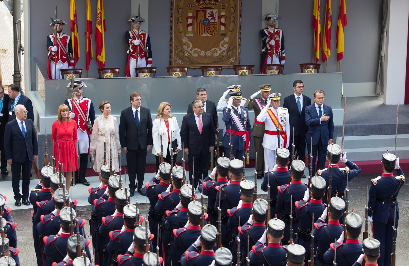 Emocionante Desfile del Día de las Fuerzas Armadas, que concgregó en Logroño a miles de personas.