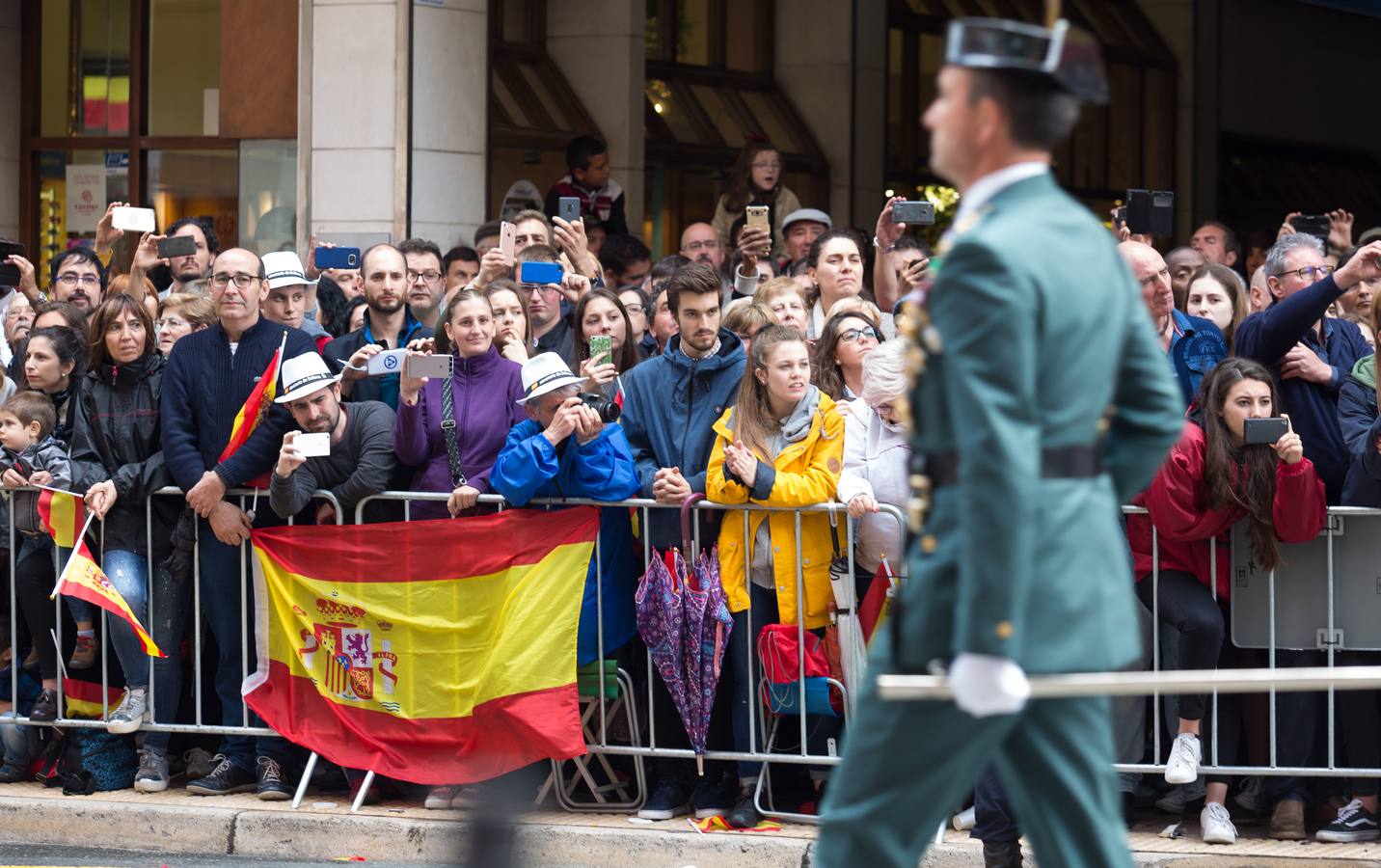 Los logroñeses se agolpan en las calles