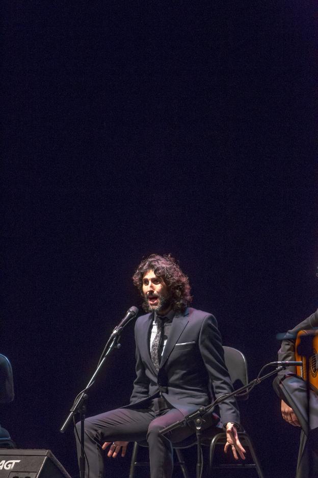 El cantaor Arcángel, en un concierto en Riojafórum en el 2014. :: 