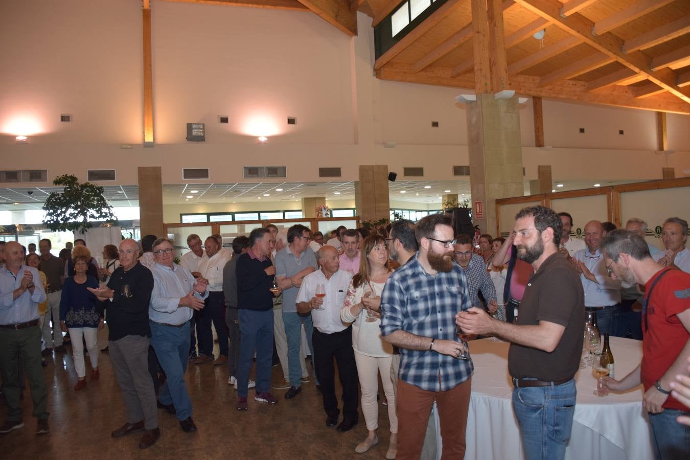 Los jugadores disfrutaron de una cata de vinos de Bodegas Monte Real, del Grupo La Navarra.