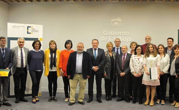 Entrega de diplomas del curso de excelencia empresarial. 