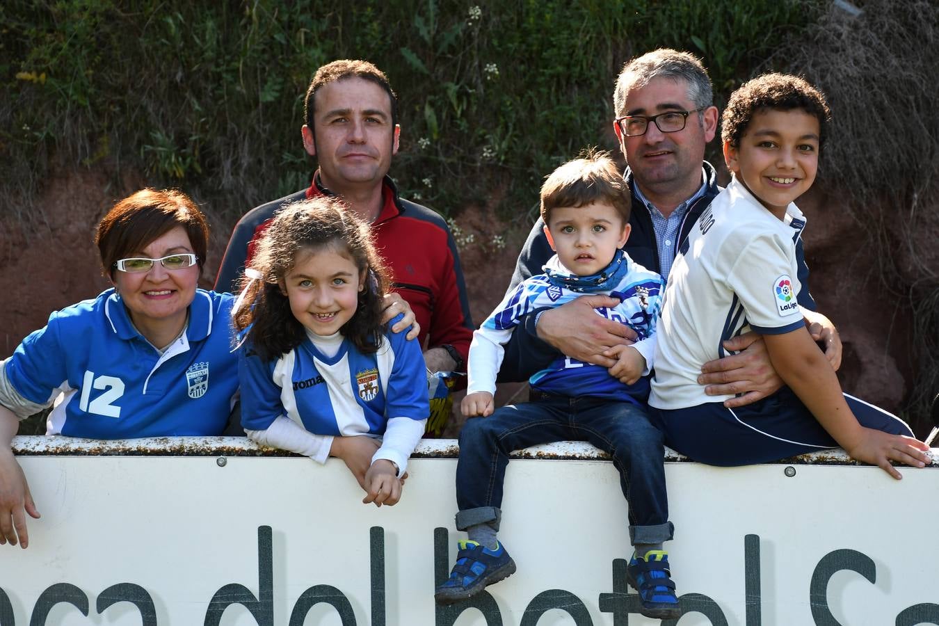 Fotos: La afición del Náxara celebra su paso a la siguiente fase del pla off