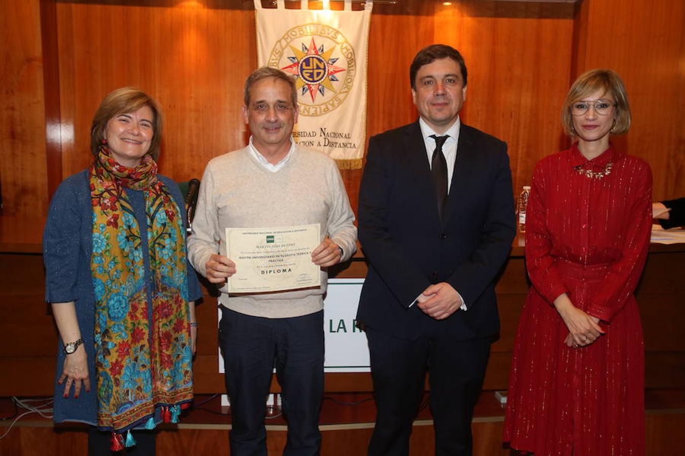 Entrega de diplomas de la UNED que ha tenido lugar en la sede del centro, con asistencia del consejero de Educación, Alberto Galiana, y de la concejal de Familia, Paloma Corres.