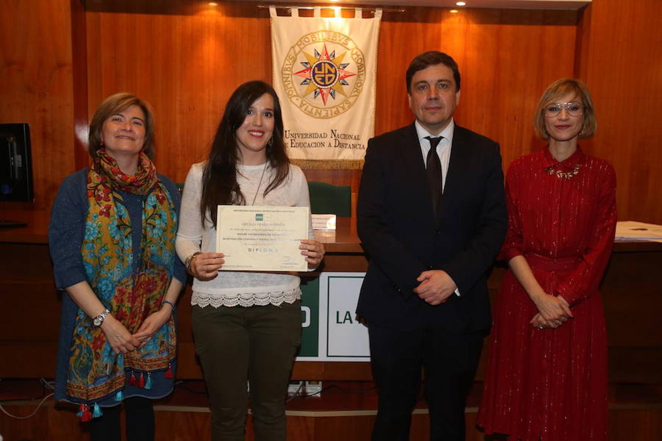 Entrega de diplomas de la UNED que ha tenido lugar en la sede del centro, con asistencia del consejero de Educación, Alberto Galiana, y de la concejal de Familia, Paloma Corres.