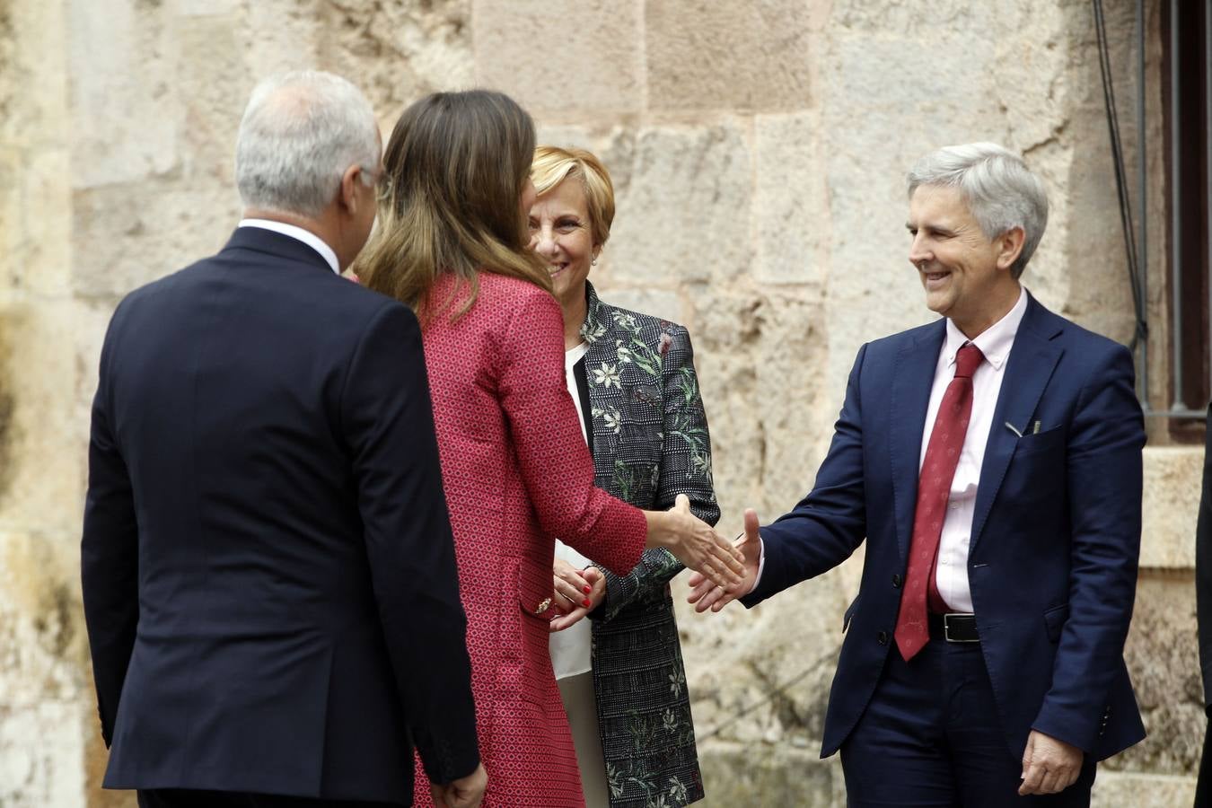 La Reina Letizia inauguró ayer en San Millán el seminario sobre el lenguaje en la era de la posverdad.