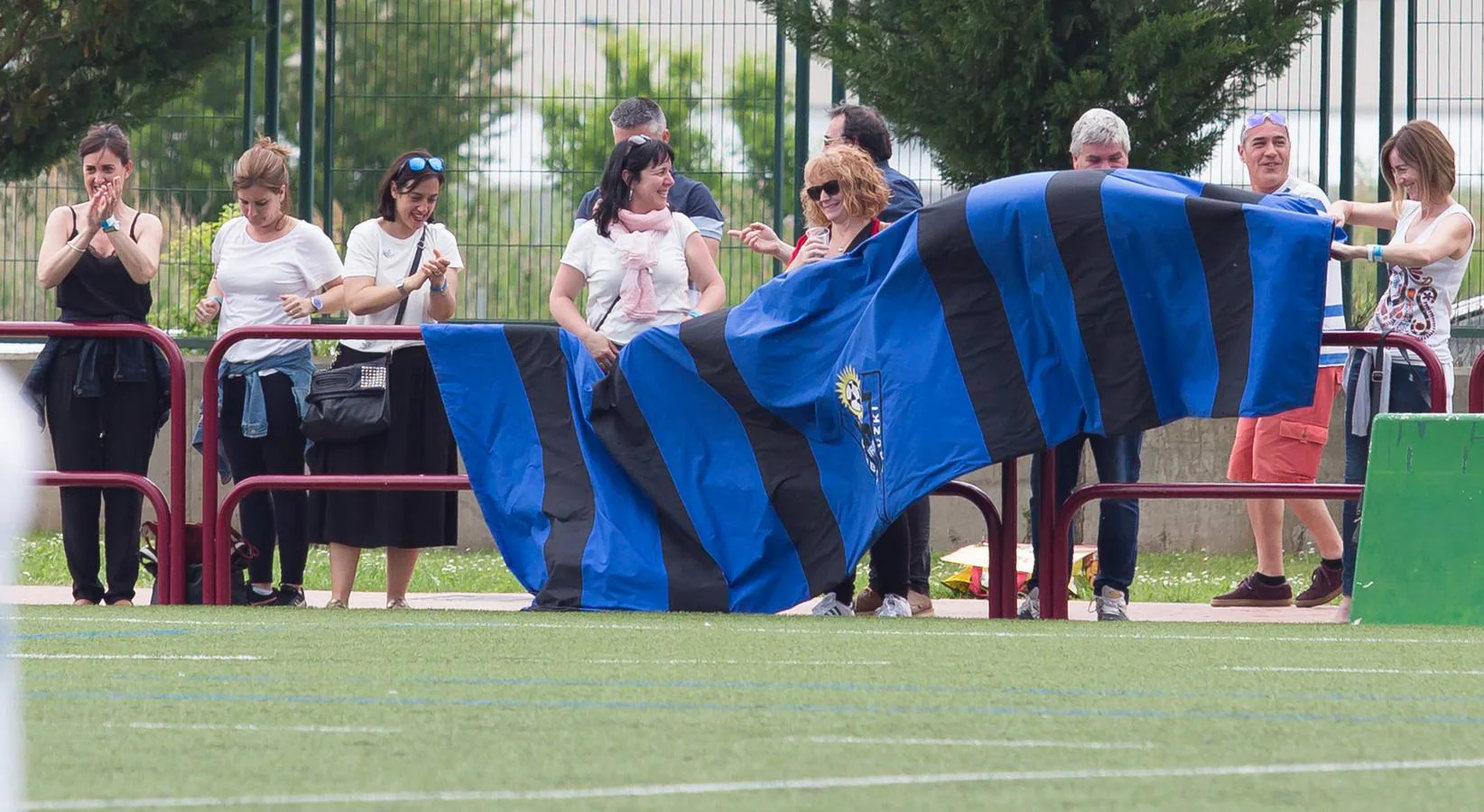 Fotos: El torneo del Comillas congrega a 2.800 niños y 186 equipos en Pradoviejo