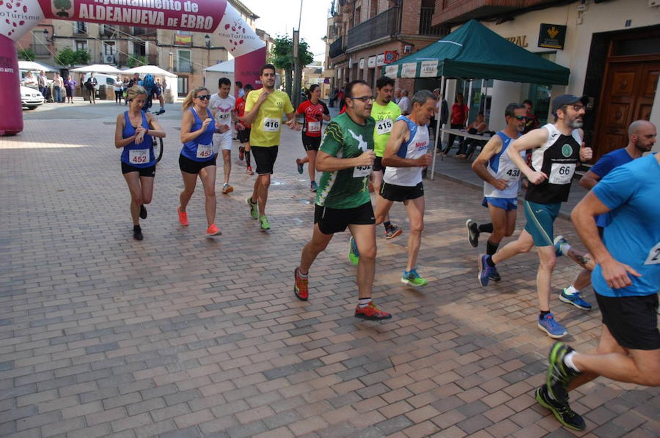 Marcha solidaria y carrera Runners & Wine del sábado por la mañana en Aldeanueva de Ebro.
