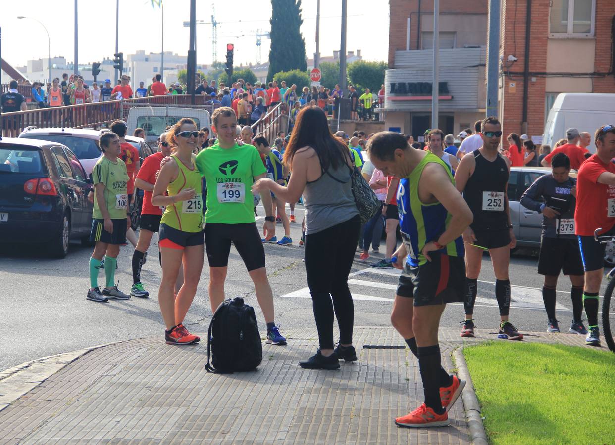 Imágnes de la salida de los participantes en la Media Maratón de La Rioja.