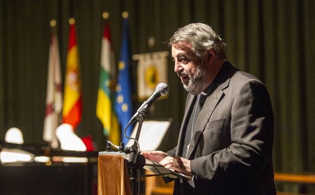 El obispo de la Diocesis de Calahorra y La Calzada-Logrono, Carlos Escribano. 