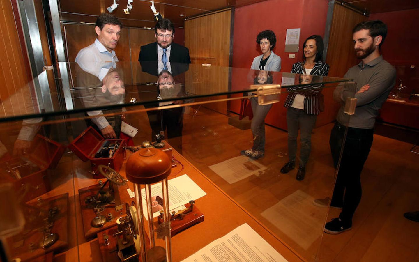 na exposición en el Centro Fundación Caja Rioja-Bankia La Merced propone recorrer los 175 años de historia del IES Sagasta de Logroño a través de diversos elementos organizados en torno a las asignaturas científicas impartidas en este centro desde su apertura.