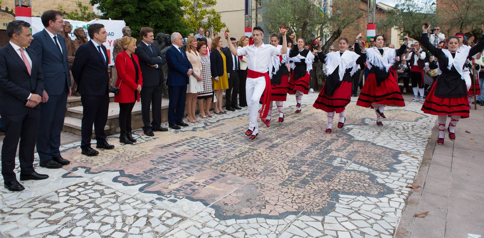 Las imágenes del tradicional acto oficial que da inicio al Día de La Rioja