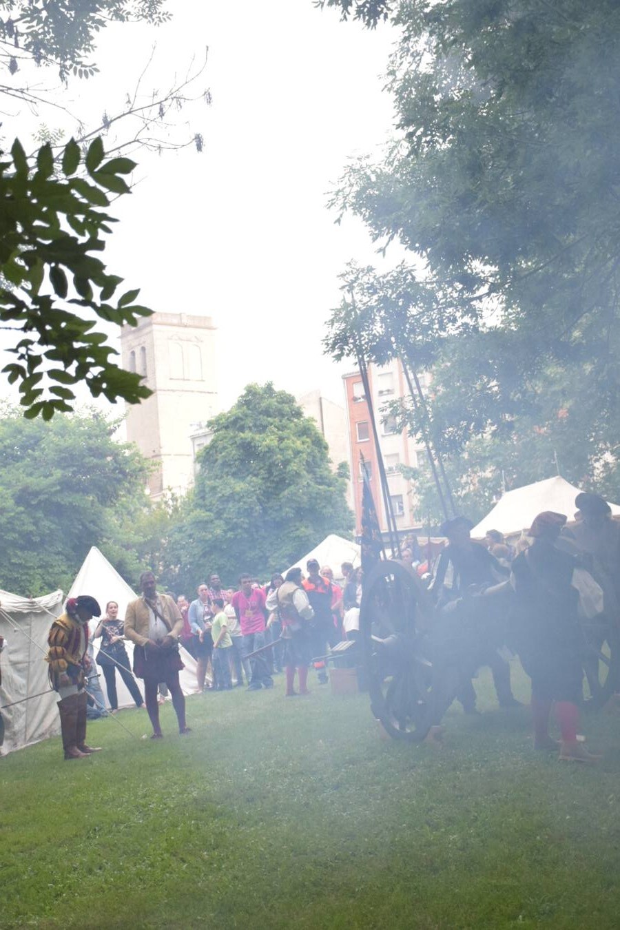 Fotos: San Bernabé: los logroñeses prueban puntería en los campamentos