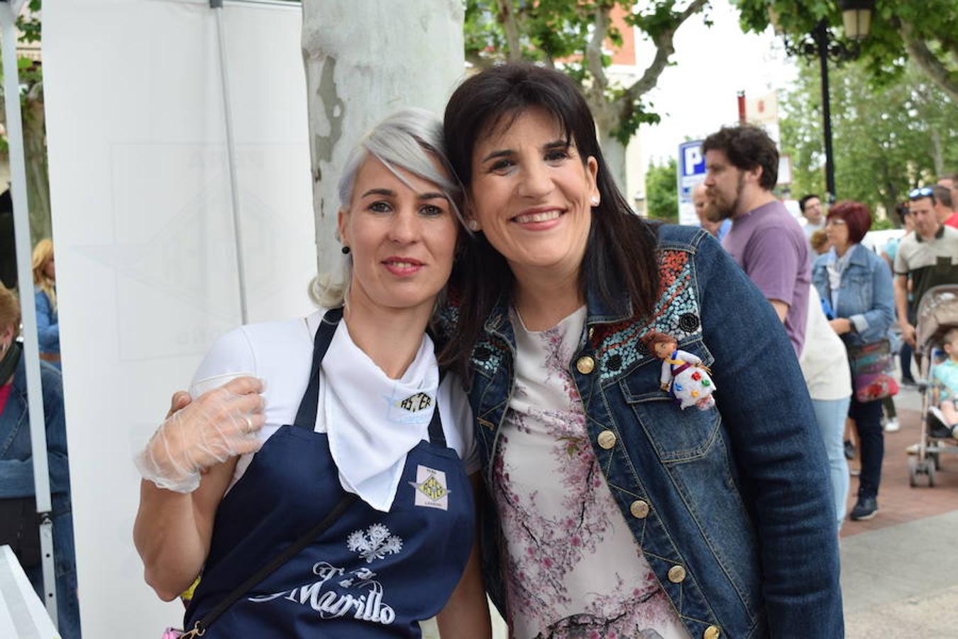 La Peña Aster ha sido la encargada de ofrecer esta mañana la degustación de calamares en el paseo del Espolón. 