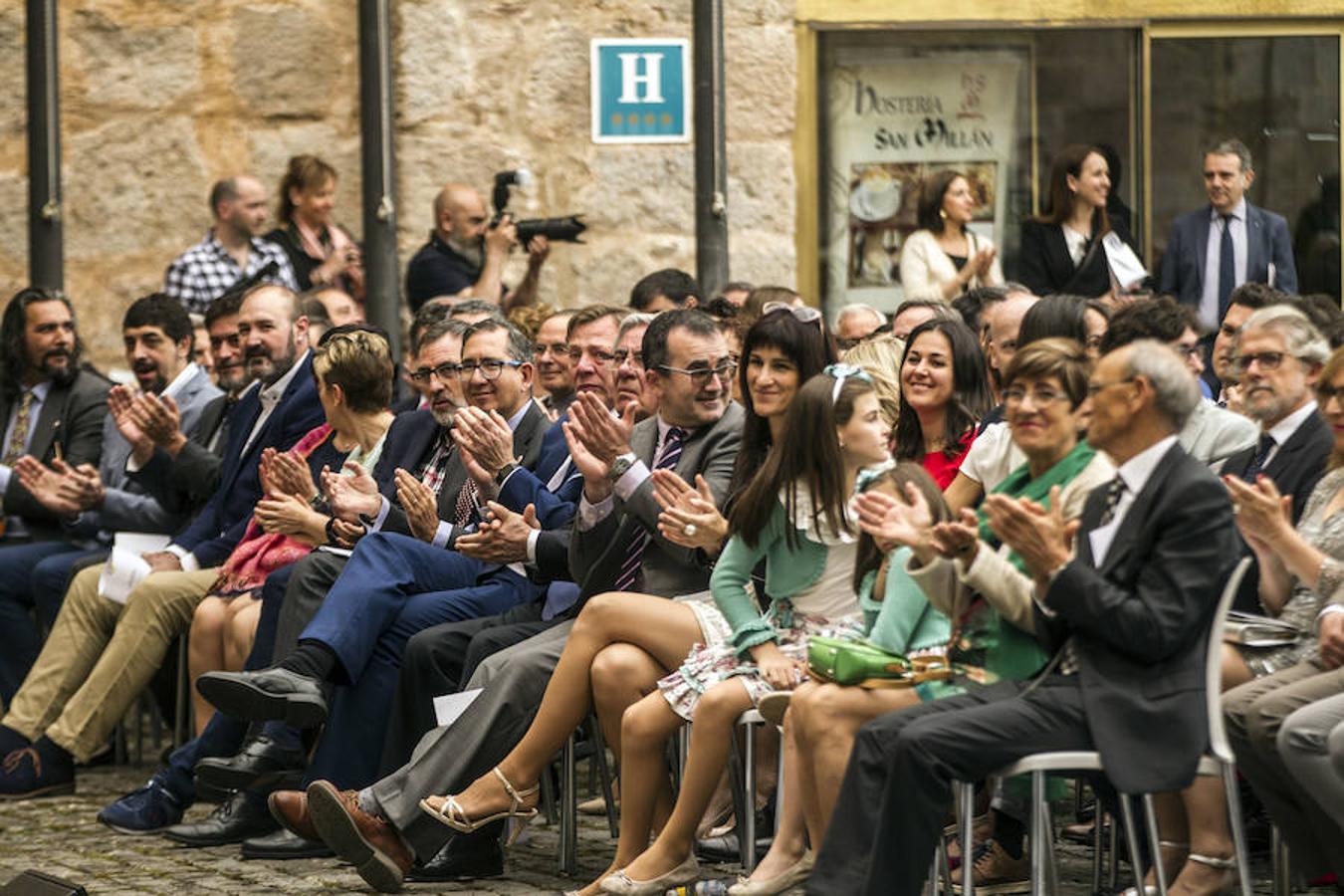 Selección de imágenes del público asistente esta mañana a los actos del Día de La Rioja que han tenido lugar en San Millán.