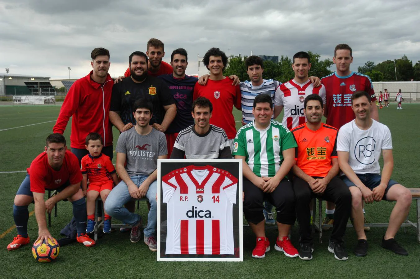 Fotos: El River Ebro homenajea a Llorente y Pardo