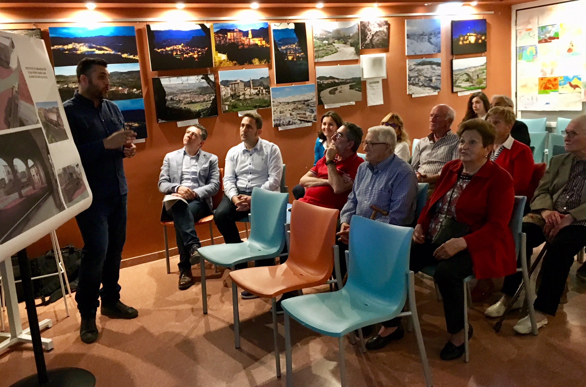 Presentación del proyecto a los vecinos de Igea.