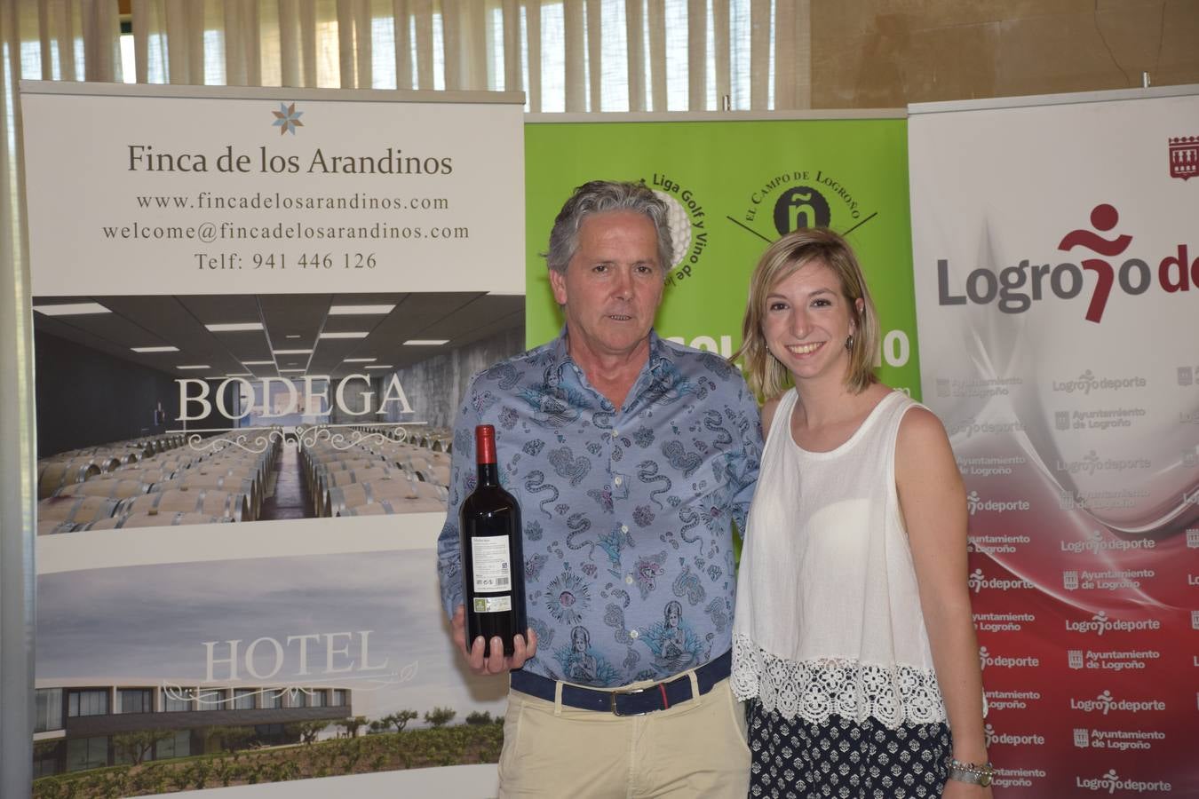 Los ganadores del torneo de la LIga de Golf y Vino recibieron sus premios.