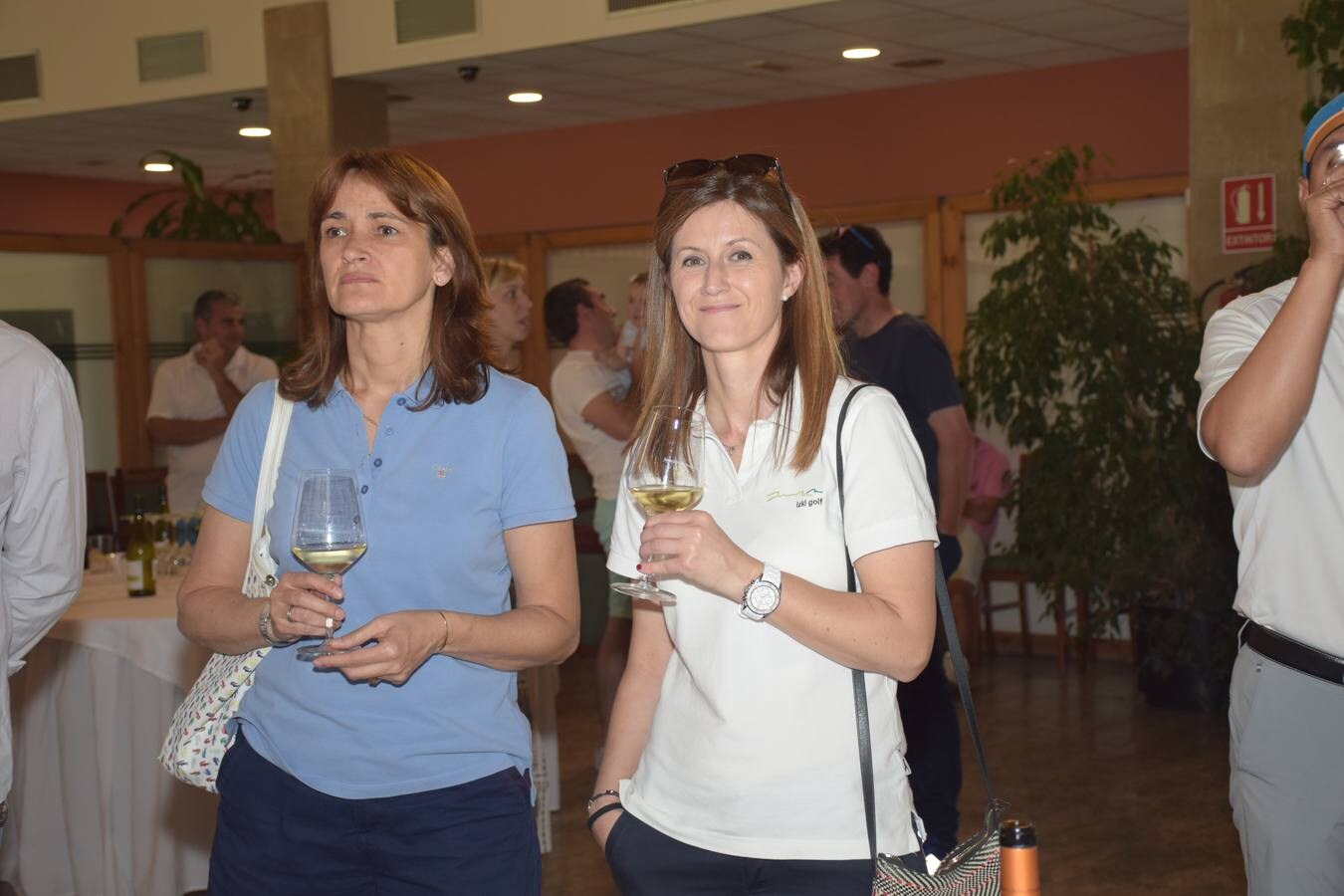 Los asistentes disfrutaron de la cata de los vinos de la Bodega Finca de los Arandinos, tras la jornada de juego.