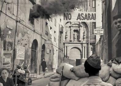 Imagen secundaria 1 - Algunos de los fotomontajes de la exposición. 