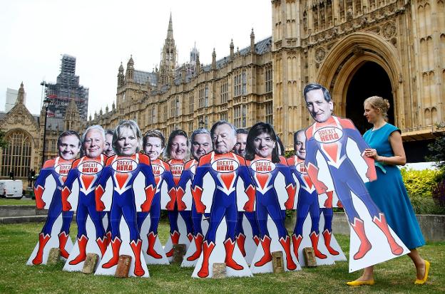 Protesta contra el 'brexit' en el Parlamento. :: H. Nicholls / REUTERS