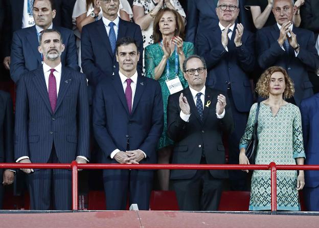 Felipe VI preside la inauguración de los juegos junto a Pedro Sánchez, Quim Torra y Meritxell Batet. :: Jesús Diges / efe