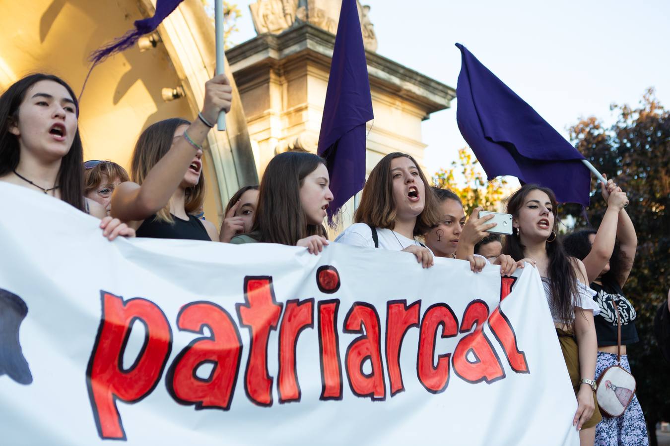 Fotos: Logroño se manifiesta contra la libertad de La Manada