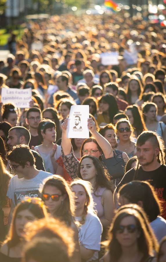 Fotos: Logroño se manifiesta contra la libertad de La Manada