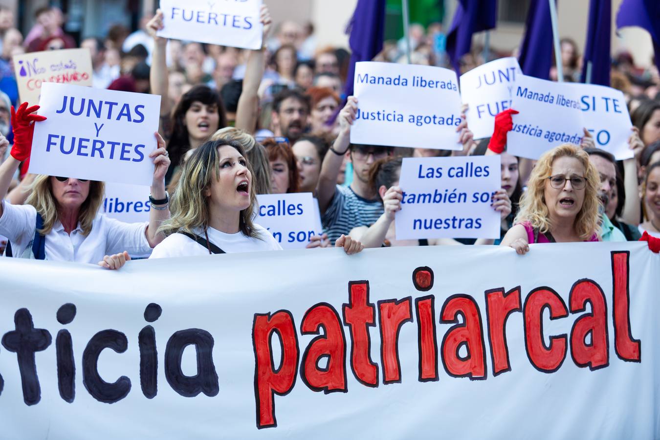 Fotos: Logroño se manifiesta contra la libertad de La Manada