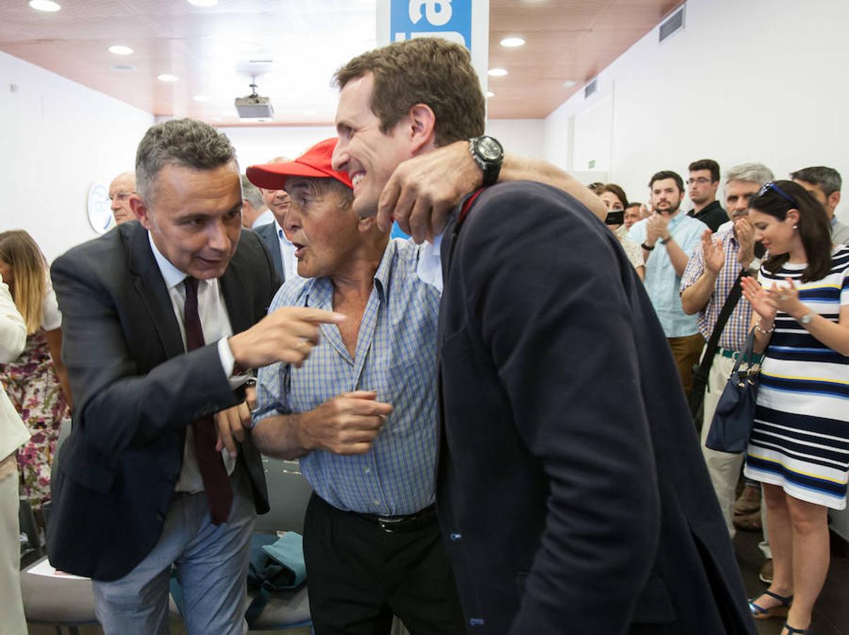 Pablo Casado ha participado en un acto con militantes del PP riojano en el que ha estado acompañado el presidente del partido en La Rioja. El candidato a suceder a Rajoy como cabeza visible del Partido Popular ha expuesto sus planes para el partido.