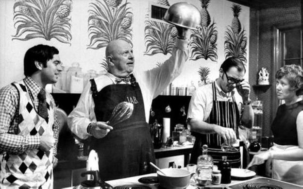 El cocinero James Beard, segundo por la izquierda. :: r. c.