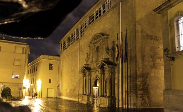 Fachada del Parlamento de La Rioja.