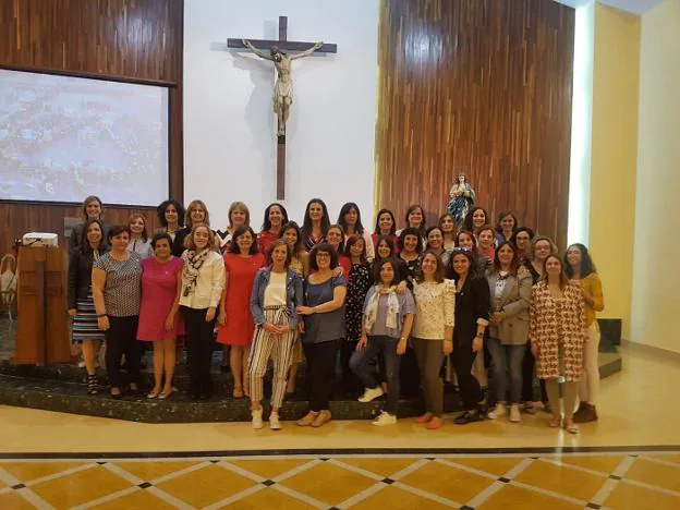 Antiguas alumnas del colegio Compañía de María de Logroño celebraron los 25 o 50 años de su salida del centro. :: asociación antiguas alumnas de la enseñanza 