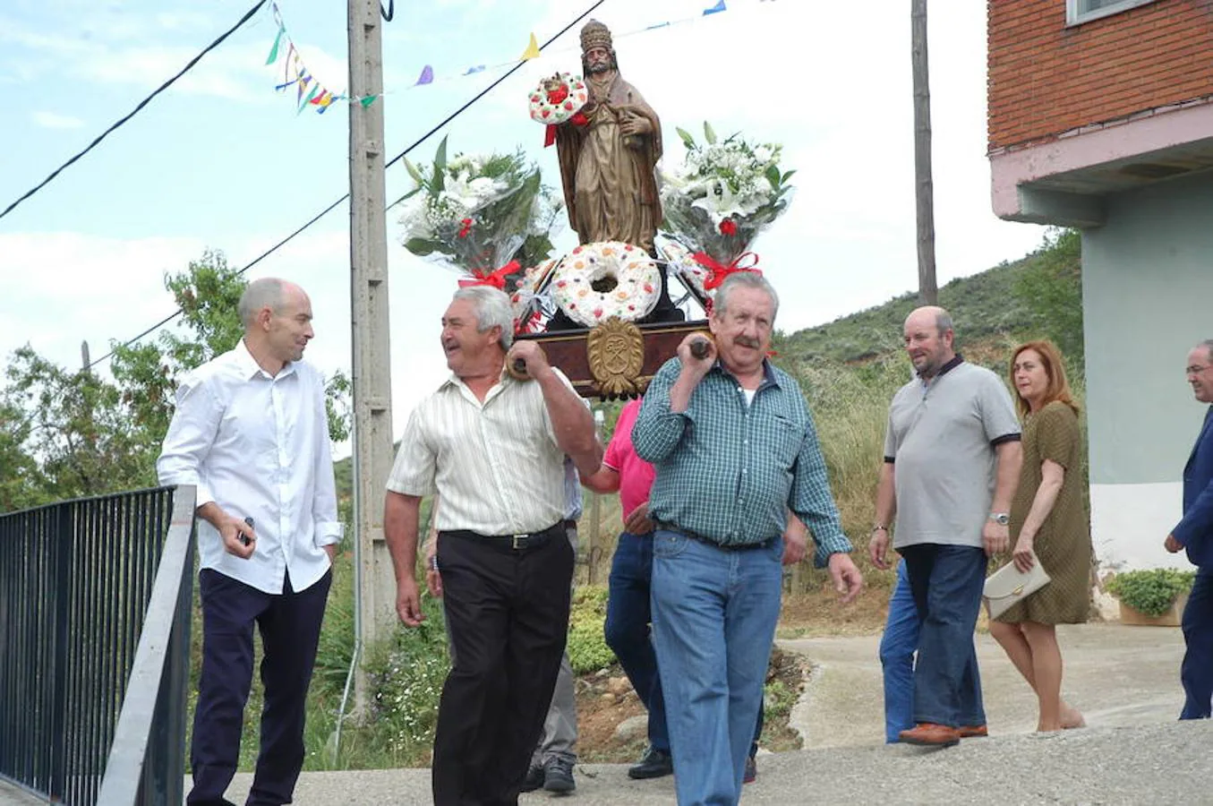 Imágenes correspondientes a la procesión de San Pedro en Aldealobos de Ocón